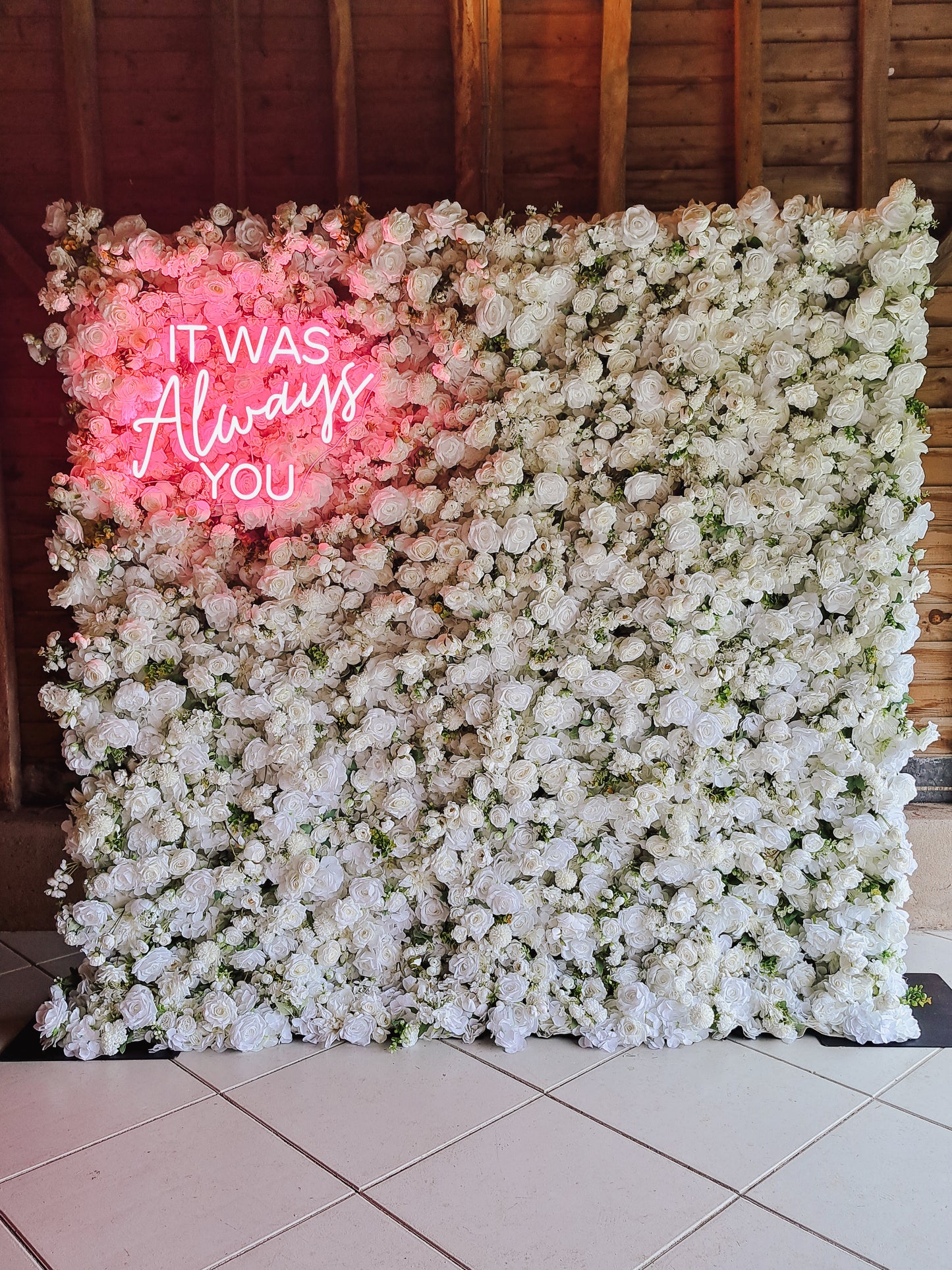 The Vivienne Premium Flower Wall