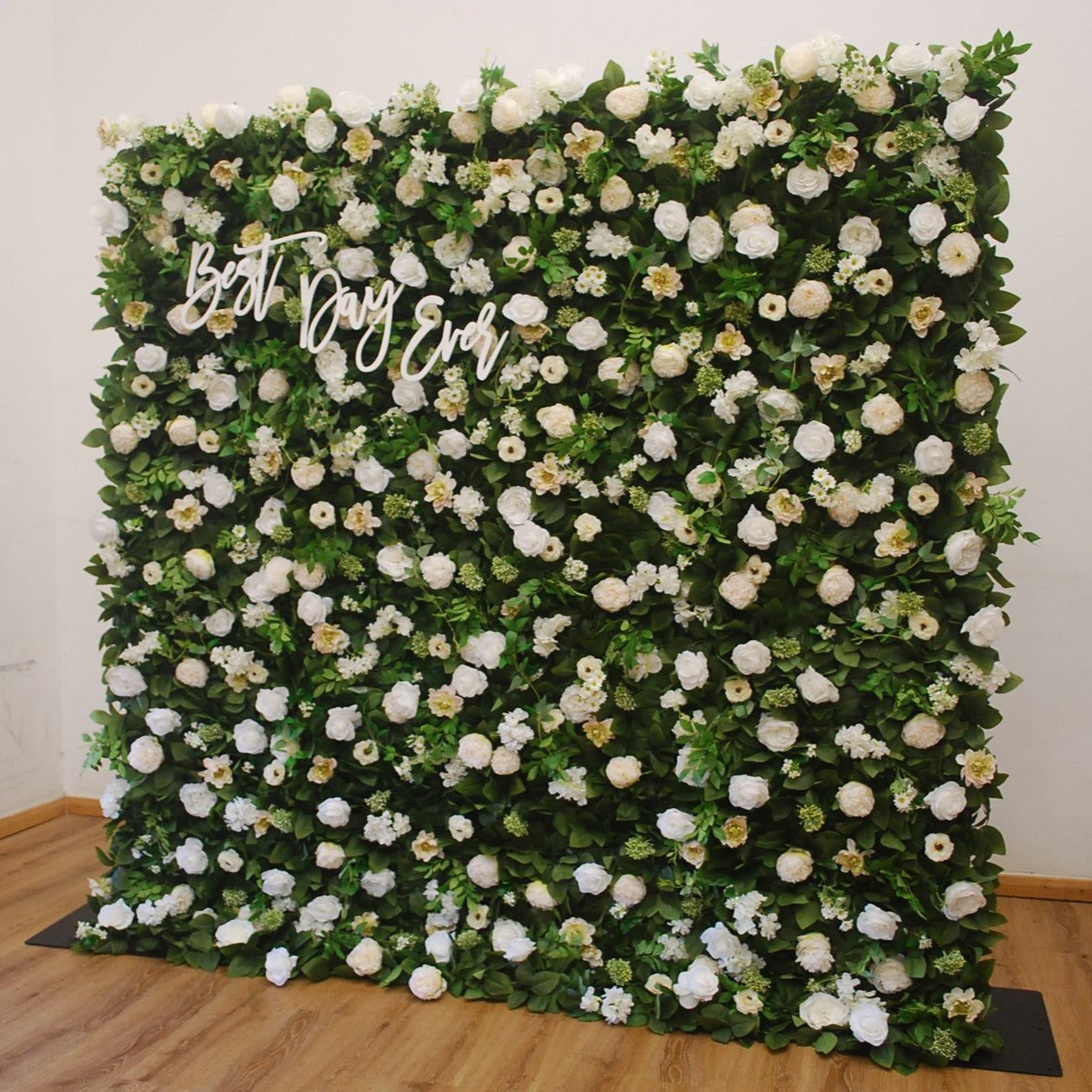 The Lottie Premium Flower Wall
