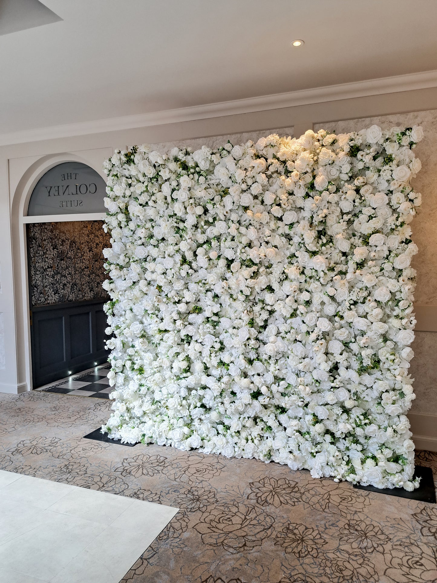 The Vivienne Premium Flower Wall