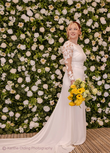 The Lottie Premium Flower Wall